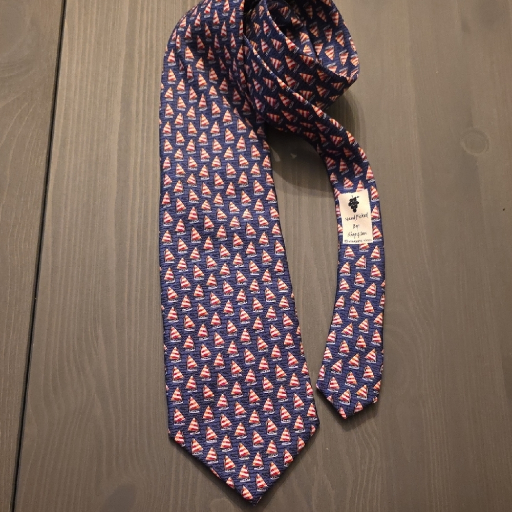 Vineyard Vines Men's Tie with Blue and Red Sailboat Design